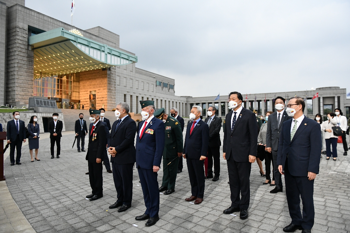 2021년 8월 26일 콜롬비아 대통령 방문 사진(콜롬비아 사진전 관람) (4)