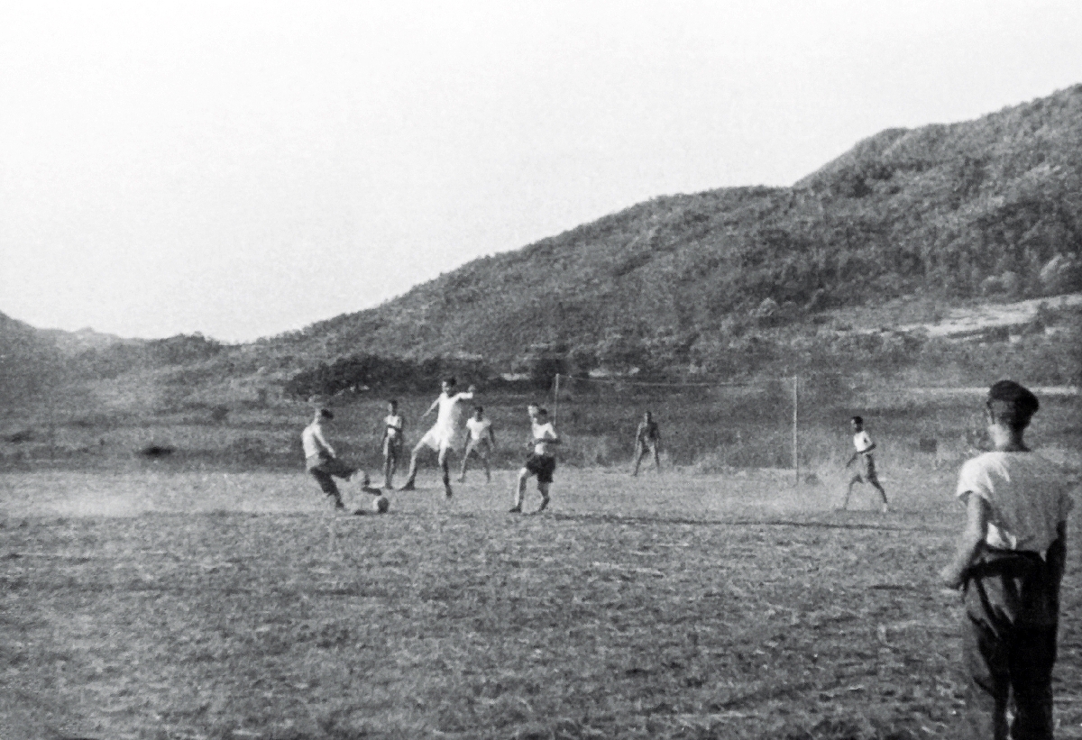 일상(7)-영국 육군 제29보병여단과 축구하는 인도군(주한인도대사관)