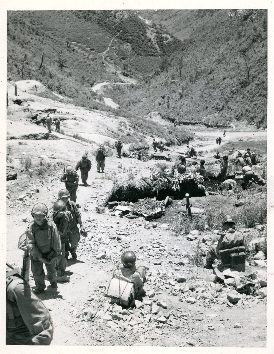 2021년 고한빈 디지털 기증 사진(1953년 6월 지형능선의 한국군 부대)