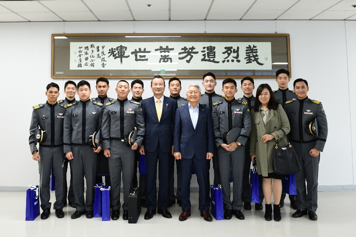 2022년 11월 육군사관학교 사관생도 일행 방문