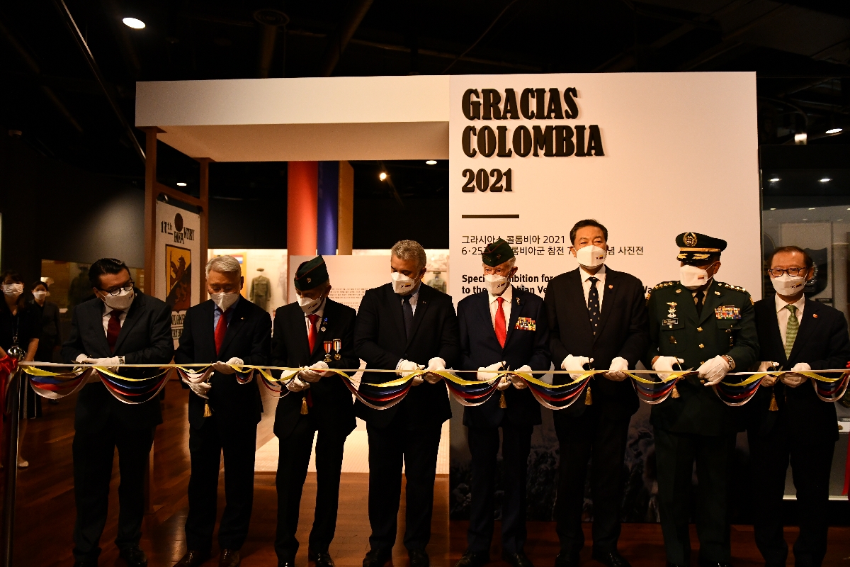 2021년 8월 26일 콜롬비아 대통령 방문 사진(콜롬비아 사진전 관람) (25)