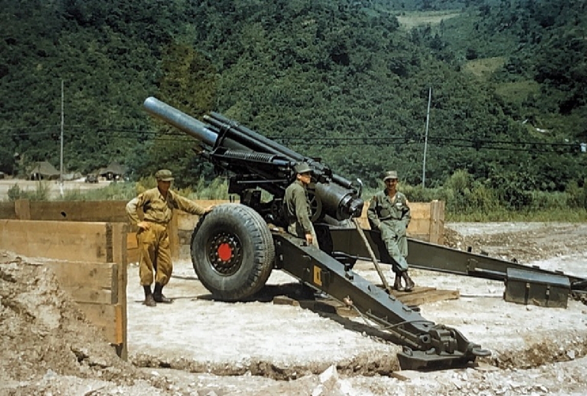 12.한국전쟁에 사용된 155mm 포탄(콜롬비아 대사관 제공)