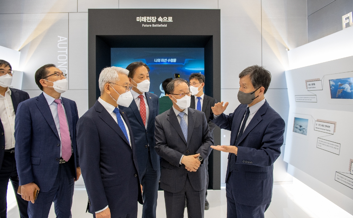 2022년 4월 국군발전실 미래무기존 개막식 사진 (9)