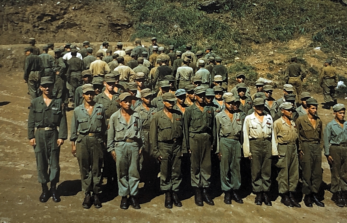 2.알바로 뻬르도모 뿌요 소위가 지휘했던 A중대의 제2 소총 소대(콜롬비아 대사관 제공)