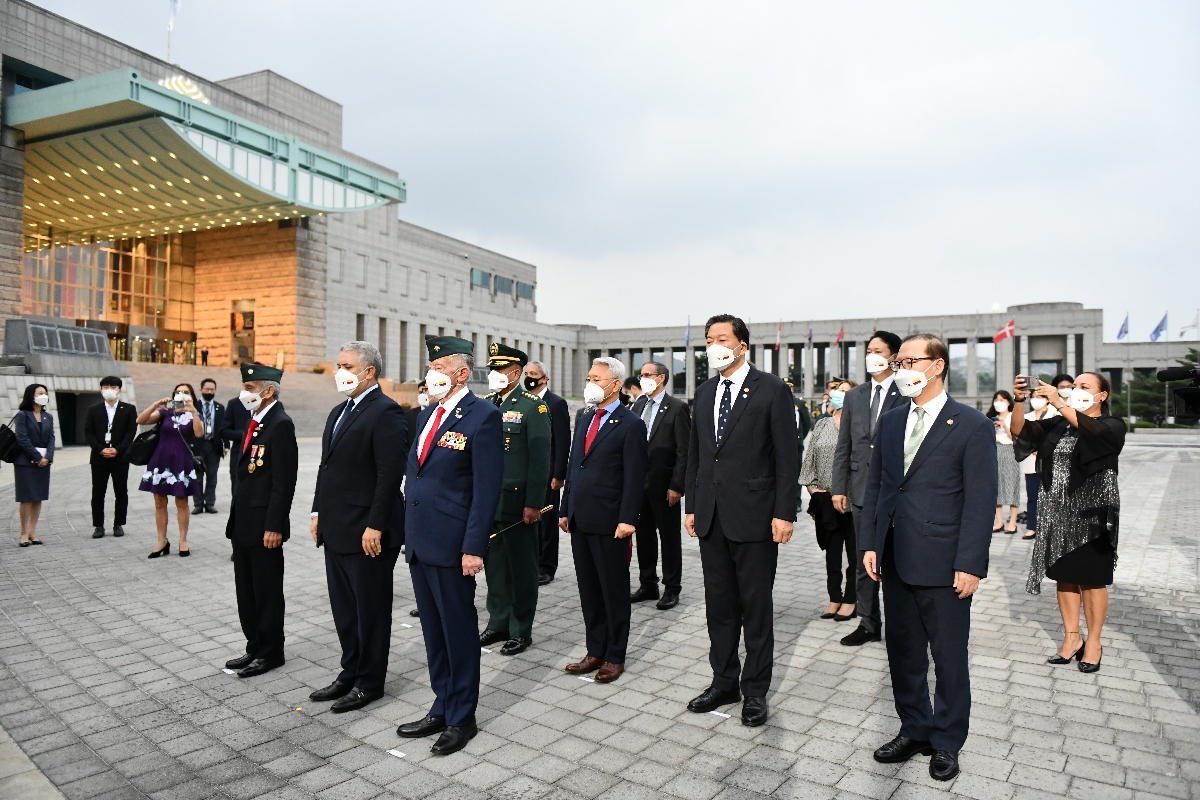 2021년 8월 26일 콜롬비아 대통령 방문 사진(콜롬비아 사진전 관람) (5)