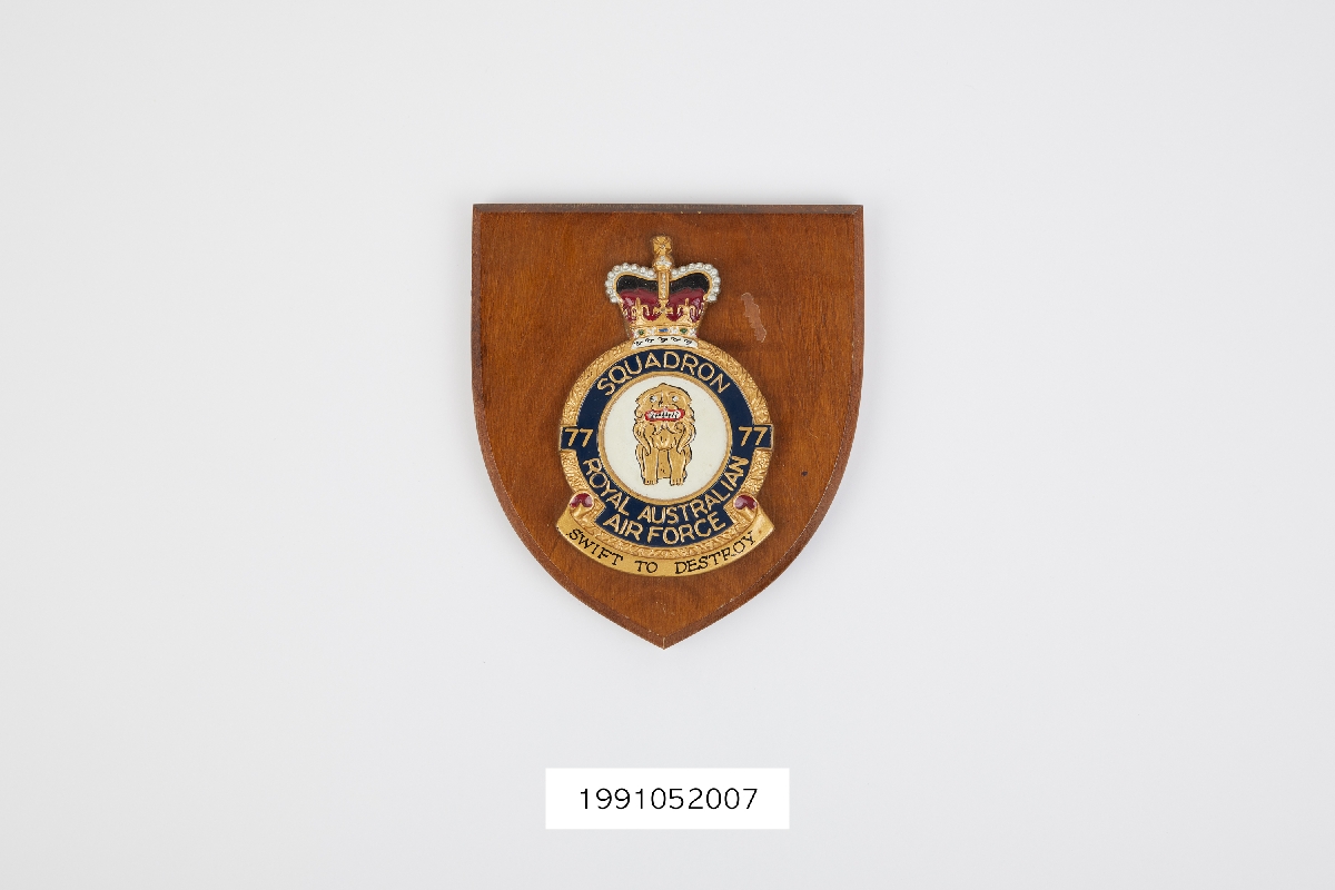1991년 기증유물(호주 공군 제77비행대대 기념패)